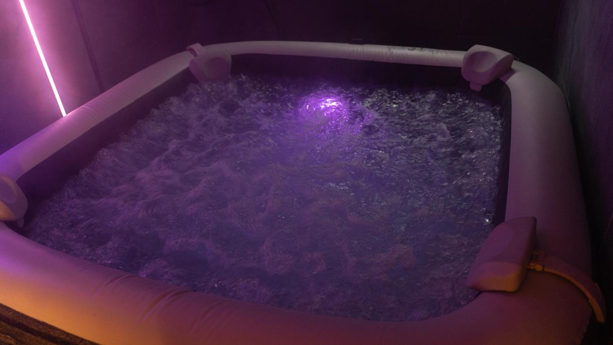 Holiday home My House Jacuzzi Billiards Brussels
